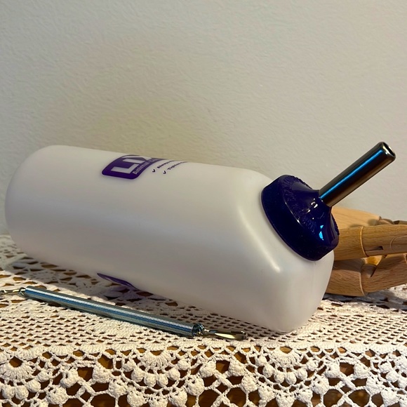 Lixit deluxe rabbit or other small pets water bottle - Picture 3 of 13